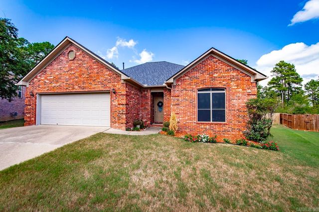 14 Harmony Court, Maumelle, AR 72113