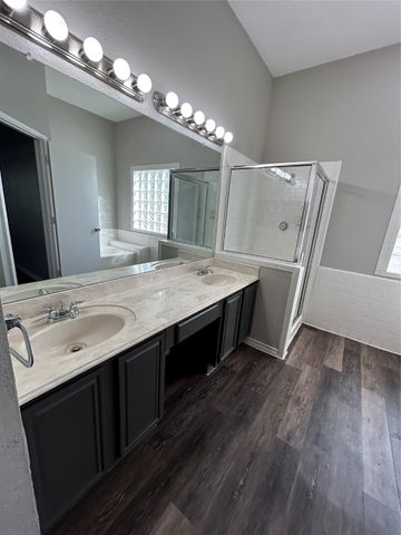 4729 Waterway Drive N, Fort Worth, TX 76137