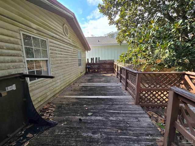 1014 W Lloyd St, Pensacola, FL 32501