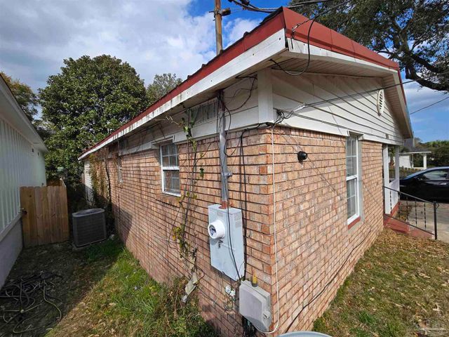 1014 W Lloyd St, Pensacola, FL 32501