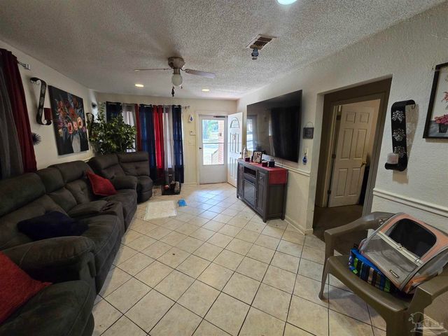 1014 W Lloyd St, Pensacola, FL 32501