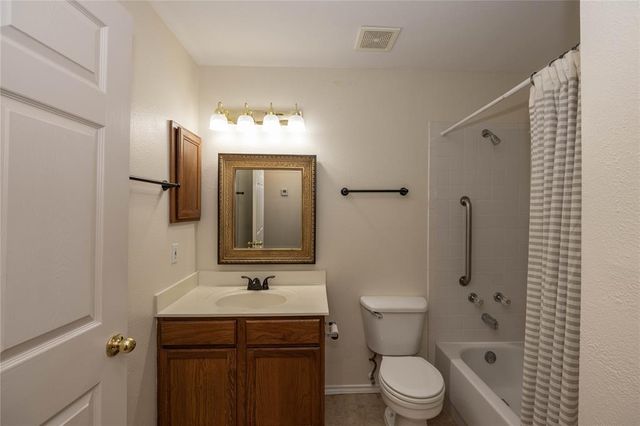 16 E Villa Meadow ST, Wimberley, TX 78676