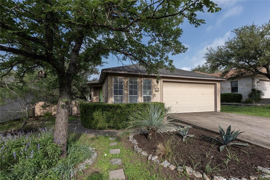 16 E Villa Meadow ST, Wimberley, TX 78676
