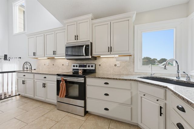 626 N Bay Country, Wichita, KS 67235
