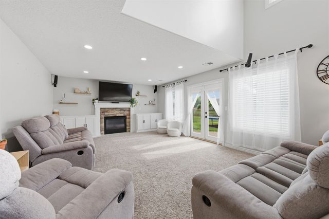 626 N Bay Country, Wichita, KS 67235