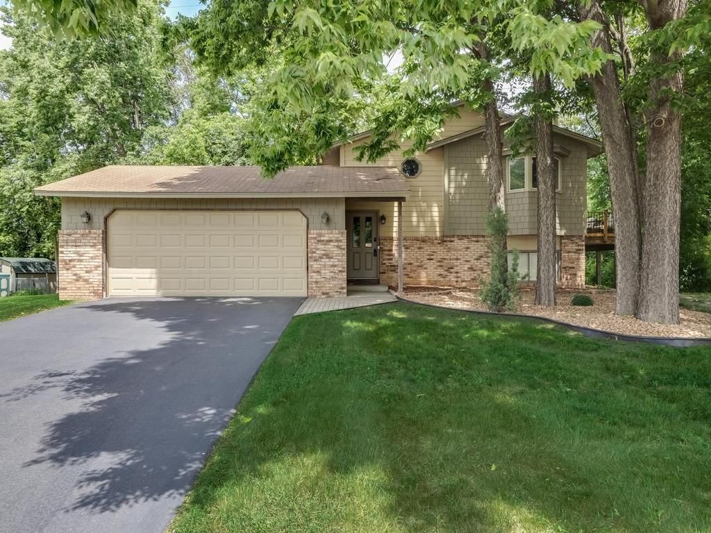 2700 98th Avenue N, Brooklyn Park, MN 55444