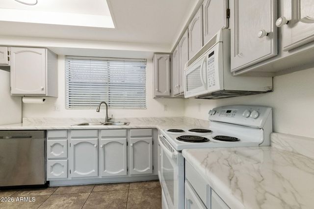 2307 W ORCHID Lane, Chandler, AZ 85224