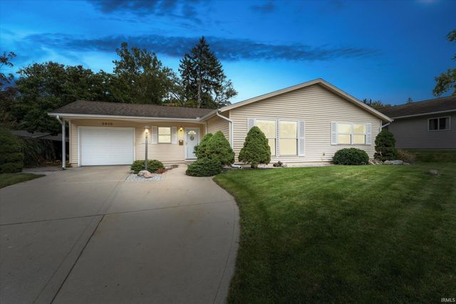 2910 Woodmont Drive, South Bend, IN 46614