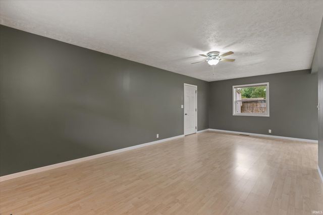 2910 Woodmont Drive, South Bend, IN 46614