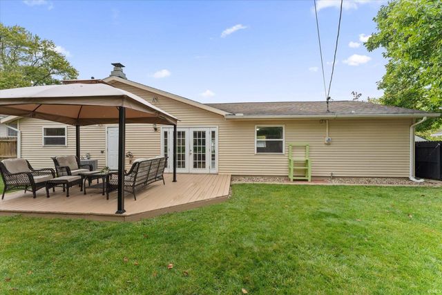 2910 Woodmont Drive, South Bend, IN 46614