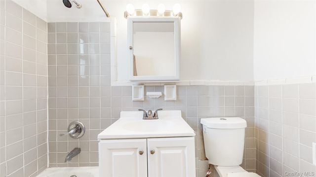 61 White Oak Street 2G, New Rochelle, NY 10801