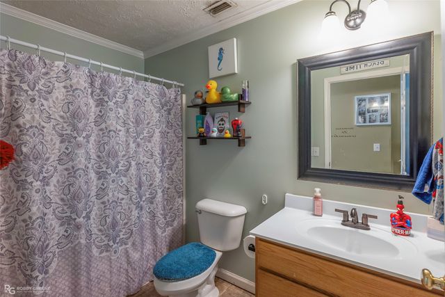 8099 N Lakeshore Drive, Shreveport, LA 71107