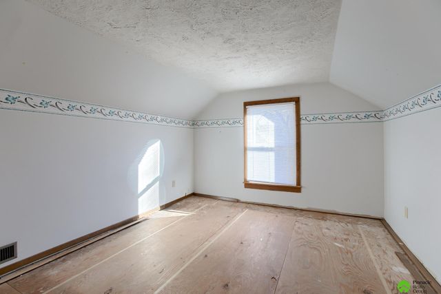 1425 N 19th Street, Lincoln, NE 68503