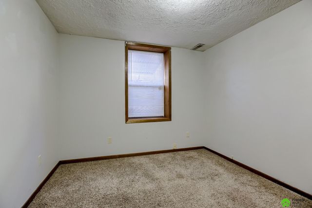 1425 N 19th Street, Lincoln, NE 68503