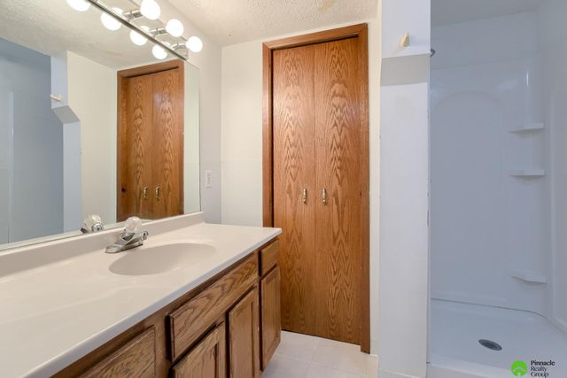 1425 N 19th Street, Lincoln, NE 68503