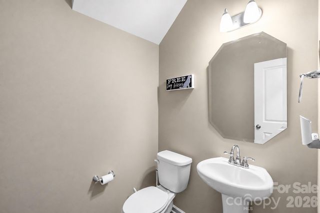 525 Newfound Hollow Drive, Charlotte, NC 28214