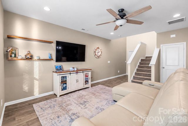 525 Newfound Hollow Drive, Charlotte, NC 28214