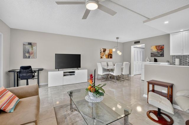 2080 Harwood F 2080, Deerfield Beach, FL 33442