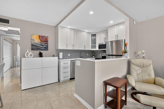 2080 Harwood F 2080, Deerfield Beach, FL 33442