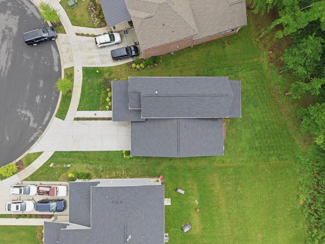 878 Nightingale Ave, Hendersonville, TN 37075