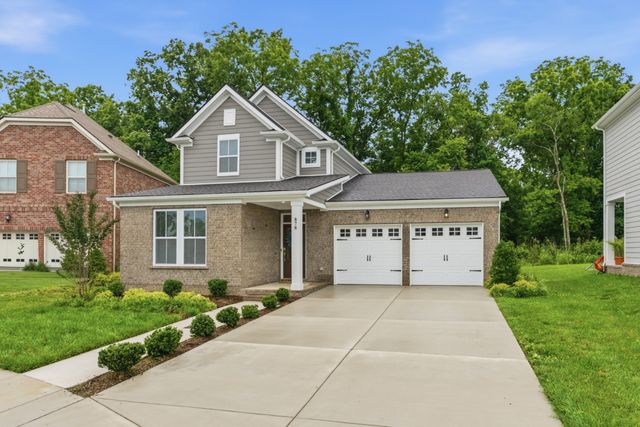 878 Nightingale Ave, Hendersonville, TN 37075