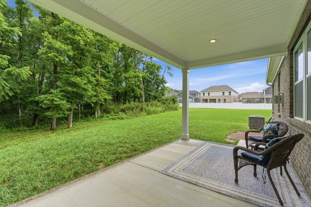 878 Nightingale Ave, Hendersonville, TN 37075
