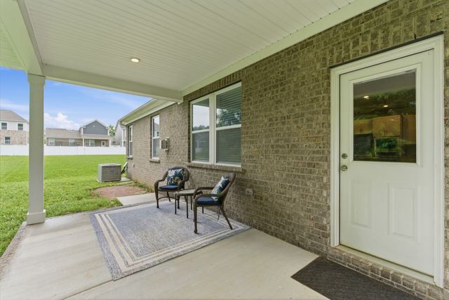 878 Nightingale Ave, Hendersonville, TN 37075