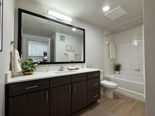 320 Goll ST 2236, Kyle, TX 78640