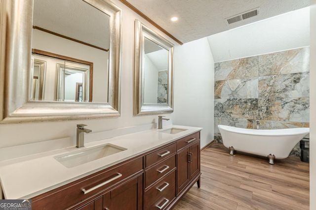 3811 Holy Cross Court, Decatur, GA 30034