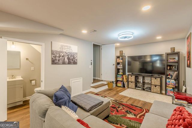 3811 Holy Cross Court, Decatur, GA 30034