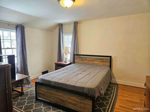 206 E Iron Street, Bessemer, MI 49911