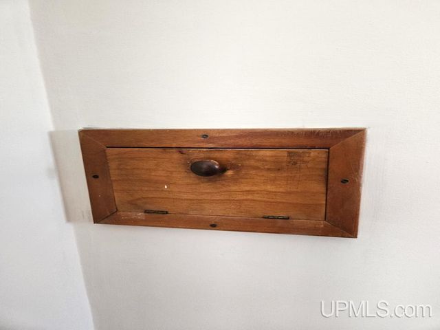 206 E Iron Street, Bessemer, MI 49911