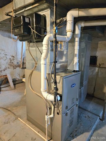 206 E Iron Street, Bessemer, MI 49911