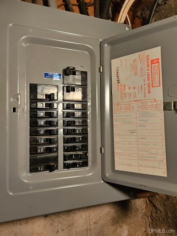 206 E Iron Street, Bessemer, MI 49911