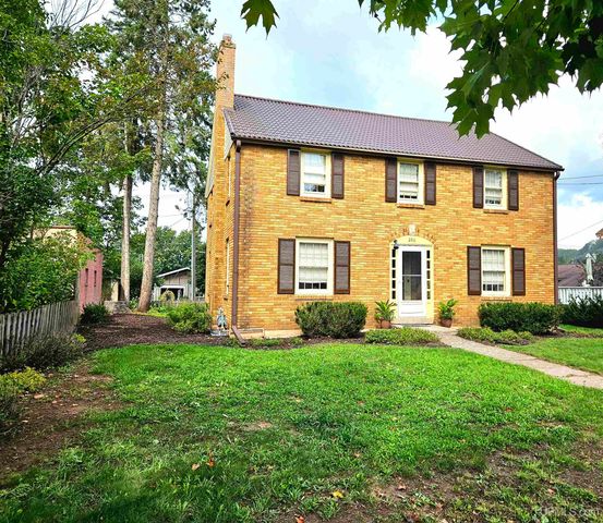 206 E Iron Street, Bessemer, MI 49911