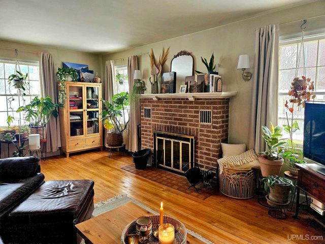 206 E Iron Street, Bessemer, MI 49911