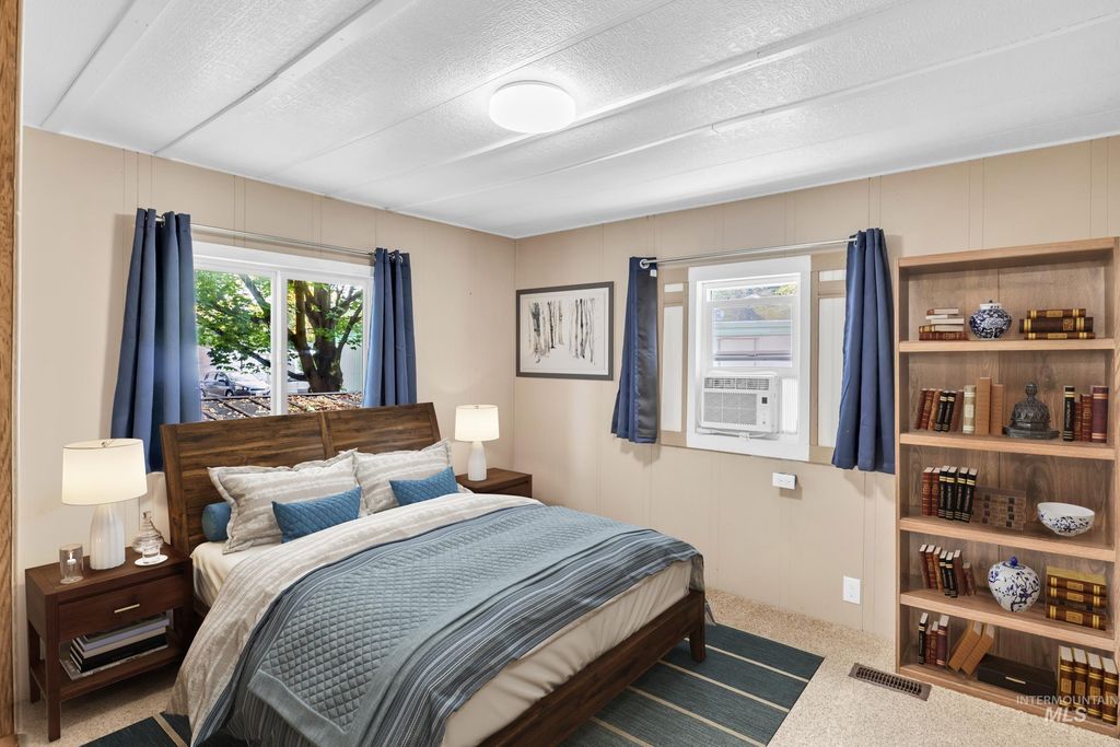 790 N Riviera Dr 19, Boise, ID 83703 photo 11