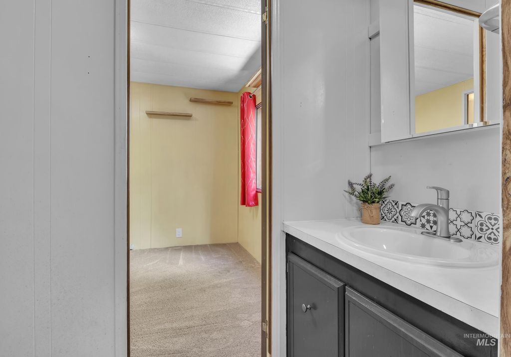 790 N Riviera Dr 19, Boise, ID 83703 photo 19