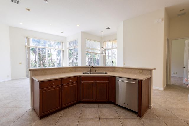 6428 Garden Court, West Palm Beach, FL 33411