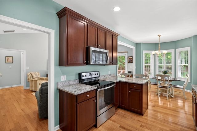 17 Valley Front, Plymouth, MA 02360