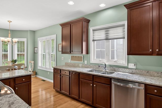 17 Valley Front, Plymouth, MA 02360