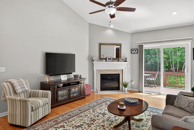 17 Valley Front, Plymouth, MA 02360