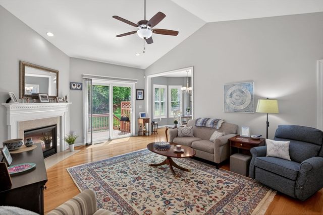 17 Valley Front, Plymouth, MA 02360