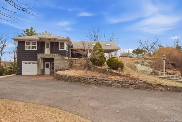 27 Allapartus Circle, Ossining, NY 10562