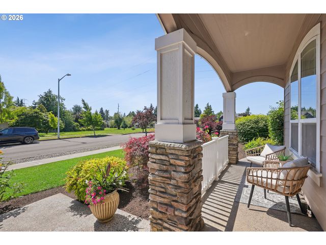 19358 RED HAWK Dr, Oregon City, OR 97045