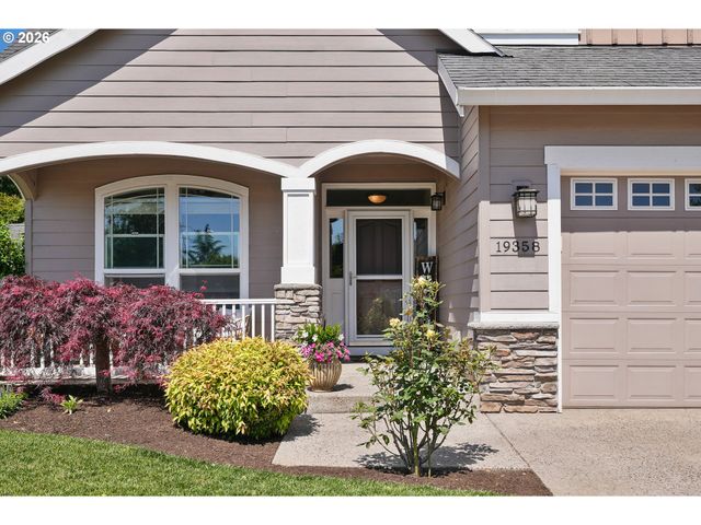 19358 RED HAWK Dr, Oregon City, OR 97045
