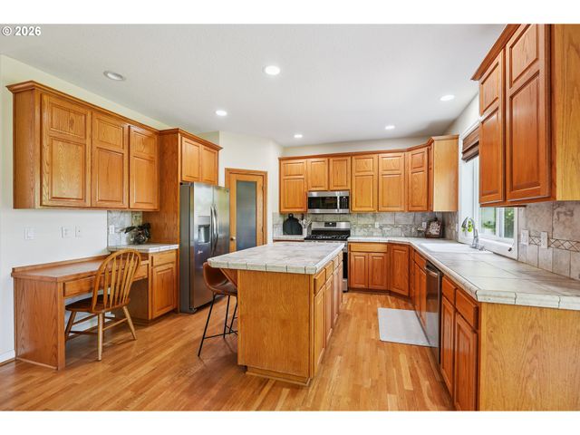 19358 RED HAWK Dr, Oregon City, OR 97045