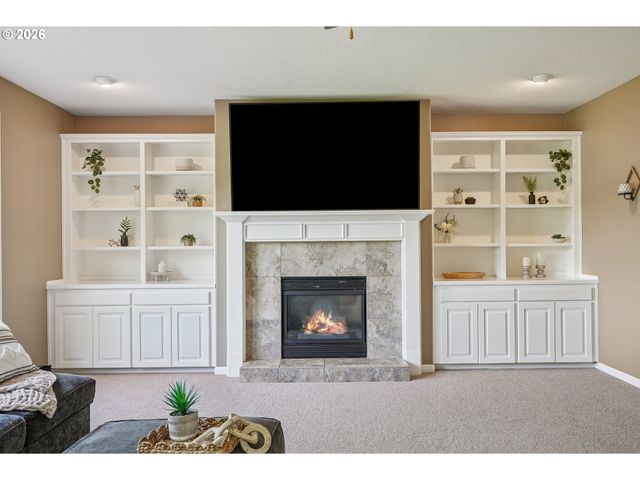 19358 RED HAWK Dr, Oregon City, OR 97045