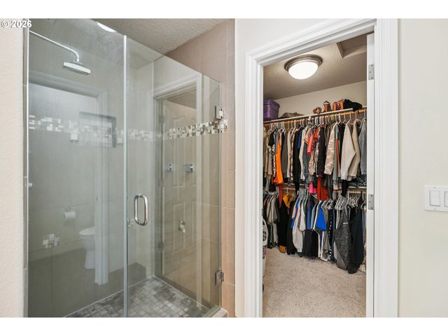 19358 RED HAWK Dr, Oregon City, OR 97045