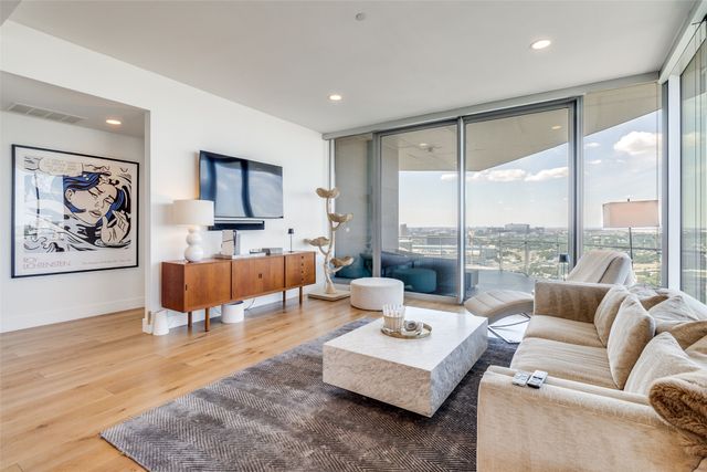 3130 N Harwood Street 2304, Dallas, TX 75201